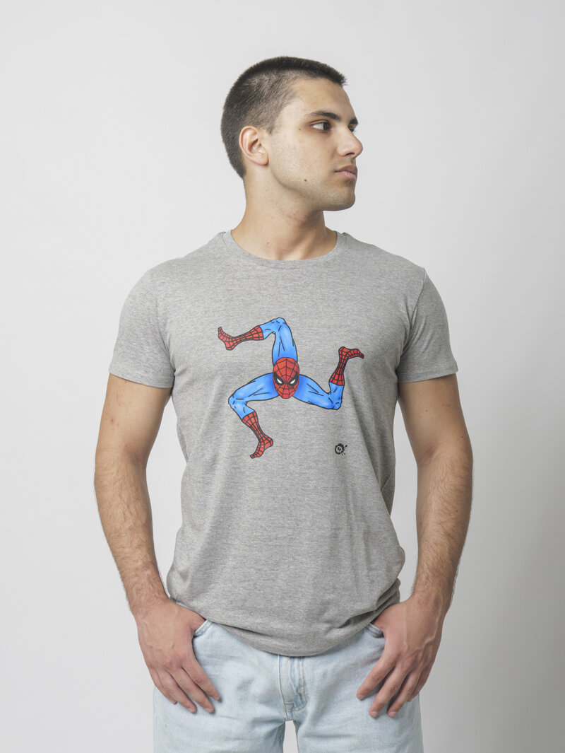 T-shirt uomo con stampa di Spider-Man in stile Trinacria, design Eco Pop.