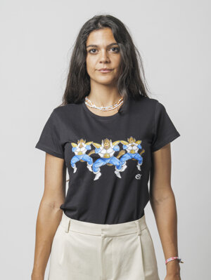 T-shirt donna con stampa di Vegeta in versione Super Sayan in posa “ non vedo, non sento, non parlo”, design Eco Pop