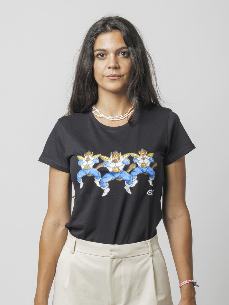 T-shirt donna con stampa di Vegeta in versione Super Sayan in posa “ non vedo, non sento, non parlo”, design Eco Pop