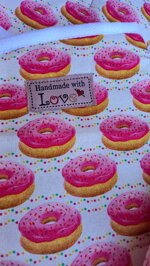 handmade-kitchen-gloves-donuts