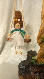 driftwood-decoration-swinging-girl