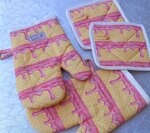 handmade-kitchen-gloves-vaffles