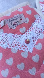 handmade-kitchen-gloves-hearts