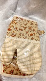 handmade-kitchen-gloves-vintagesquare