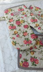 handmade-kitchen-gloves-vintage