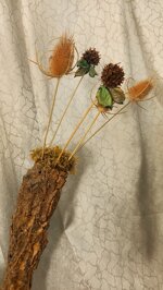 wooden-decoration-dry-flowers