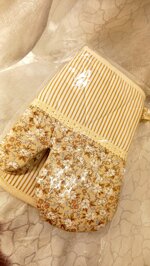 handmade-kitchen-gloves-natural-colours