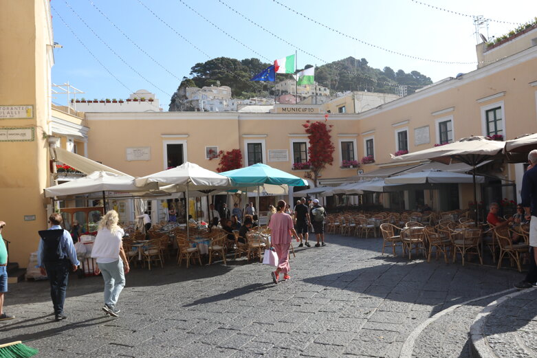 piazzetta capri 01.jpeg