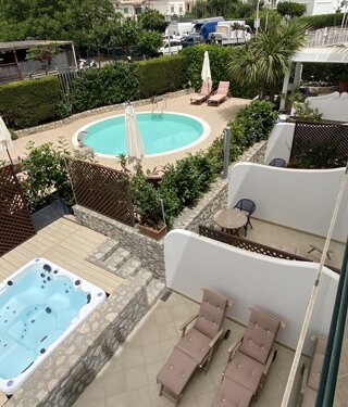 pool%2004.jpeg