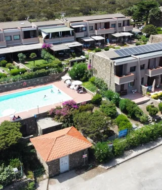 Residence con piscina La Finestra su Stintino