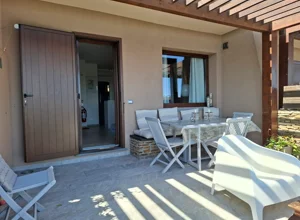 Esterni dell'appartamento con Veranda vista mare e giardino