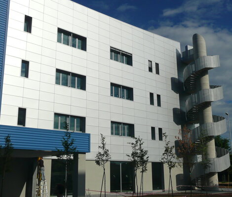 RIVESTIMENTO IN COMPOSITO