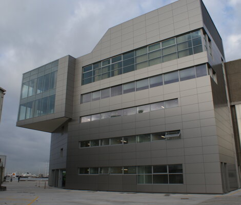 RIVESTIMENTO IN COMPOSITO