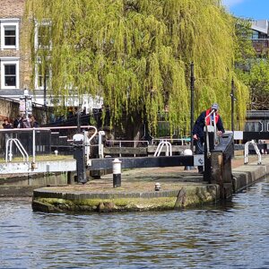4226-1696%20-%20e%20con%20paratoie%20camden%20lock%20regent's%20canal%20-%20londra%20(gb)%20-%20apr%2024%20-%2001.jpeg