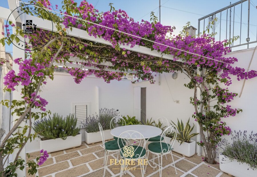 CASE STORICHE IN VEDITA AD OSTUNI . DIEGO FLORE REALTOR