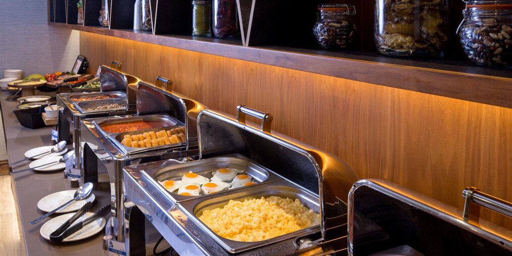 breakfast_trays.jpeg