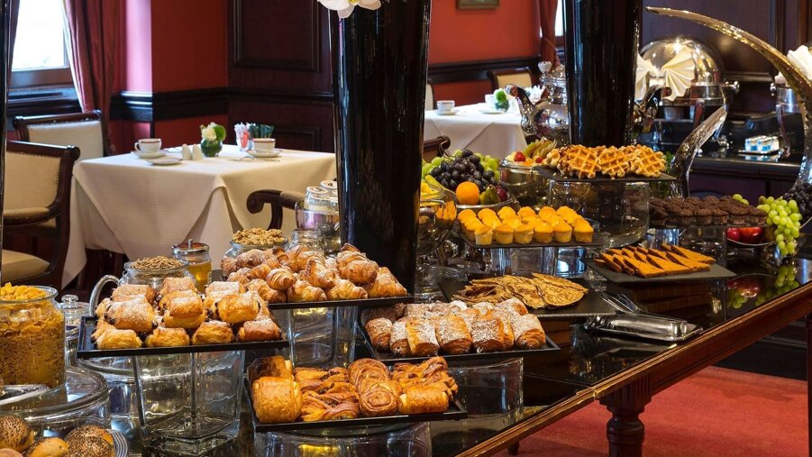 breakfast-buffet-bakery-at-warwick-brussels_wide.jpeg