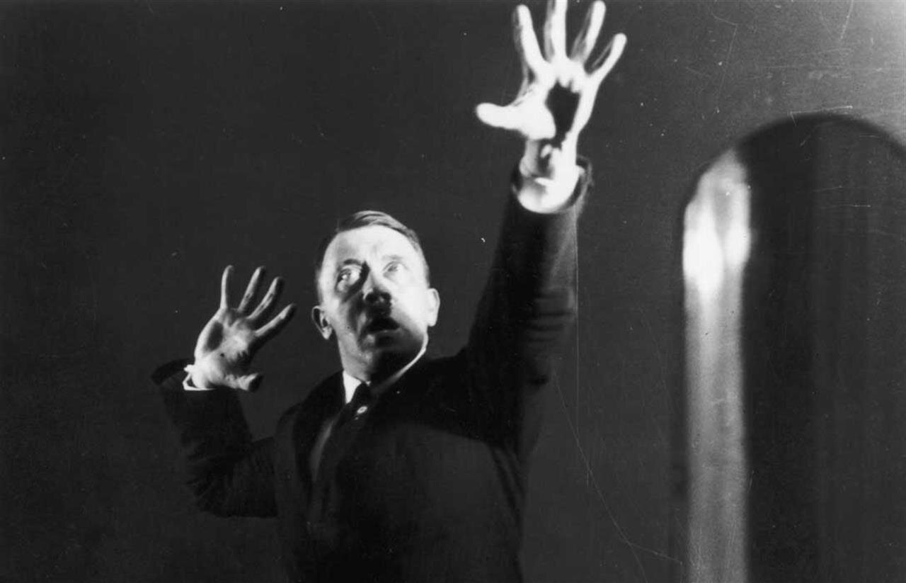 Hitler: la vertigine del potere e l’oscurità del progetto nazista Hitler: la vertigine del potere e l’oscurità del progetto nazista