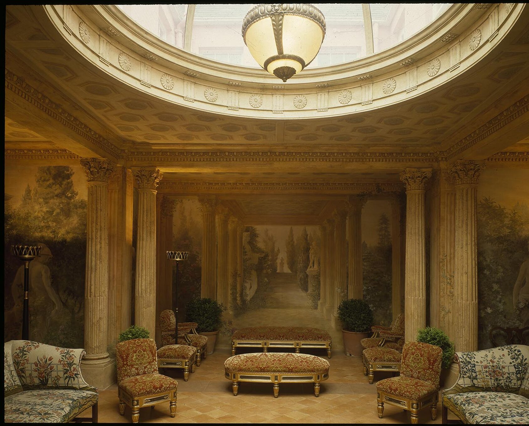 5.-renzo-mongiardino_casa-heinz_londra_ph-massimo-listri-2.jpeg