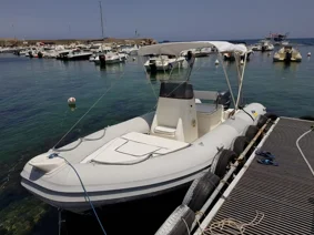 noleggio-gommone-isola-delle-femmine-5m80-40cv-651b00aa0d1b3