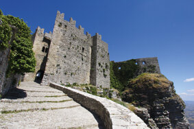 castello_scalinata erice.jpeg