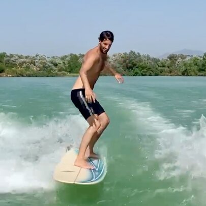 Wakesurf con Longboard