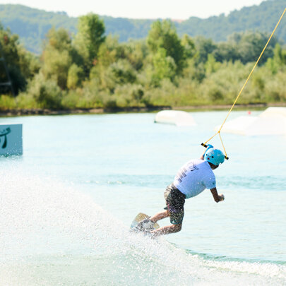 Wake cable