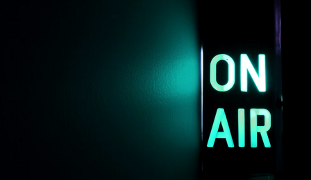 on air scuro
