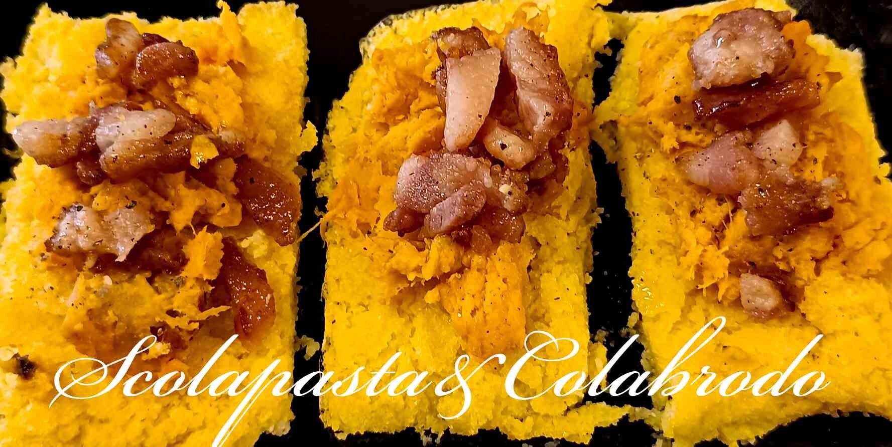 Crostini di polenta con zucca, scamorza e guanciale