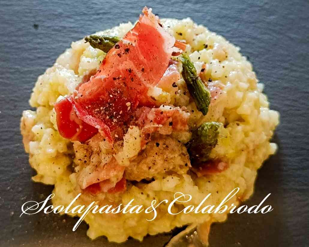 Riso con pecorino, asparagi e speck