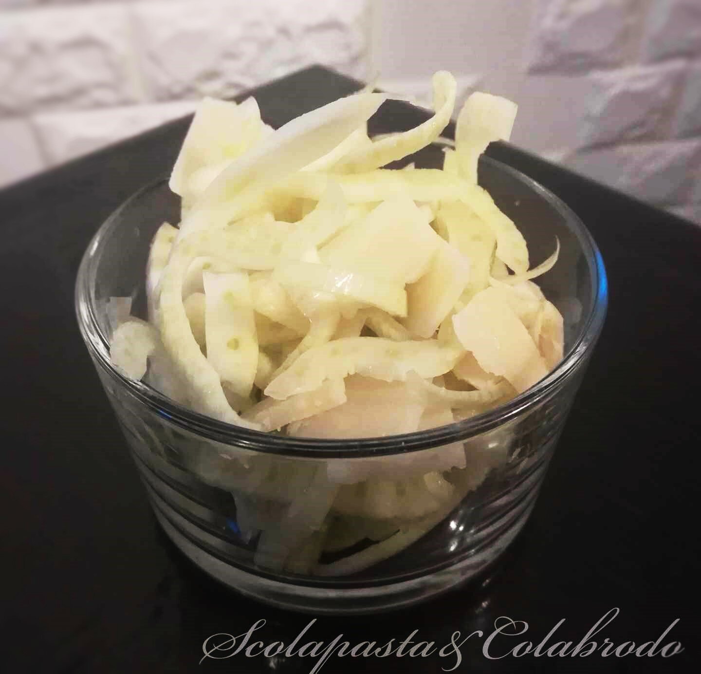 Insalata di finocchi, sedano e grana