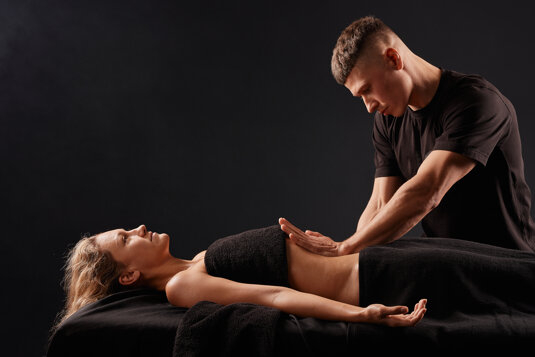 male-masseur-massages-girls-belly-dark-background-abdominal-massage-weight-loss.jpeg male-masseur-massages-girls-belly-dark-background-abdominal-massage-weight-loss.jpeg