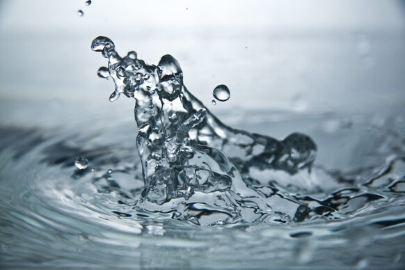 water-splashing-2024-10-23-00-38-17-utc.jpeg