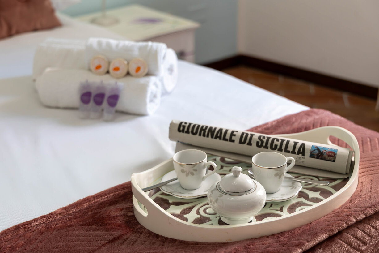 Camera da letto matrimoniale confortevole alloggio turistico Palermo centro