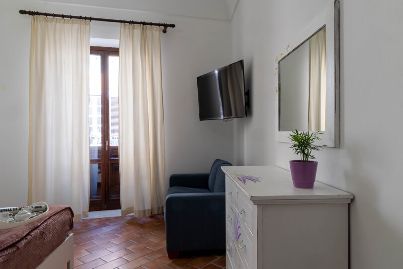 Mobili dipinti a mano in camera da letto