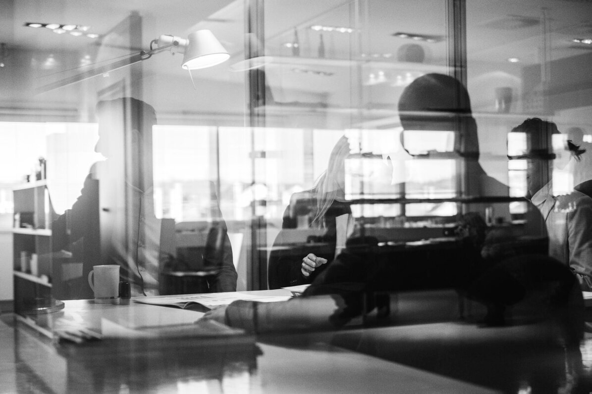 abstract-office-workers-meeting.jpeg