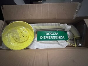 doccia-di-emergenza-lavaocchi