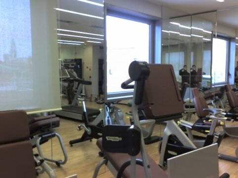 rivestimento parete specchi