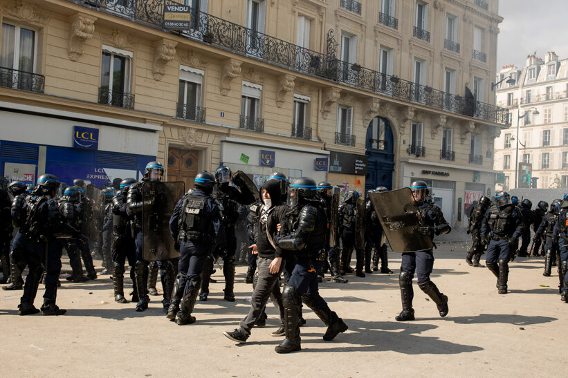 Protest in Paris 1 May 2023