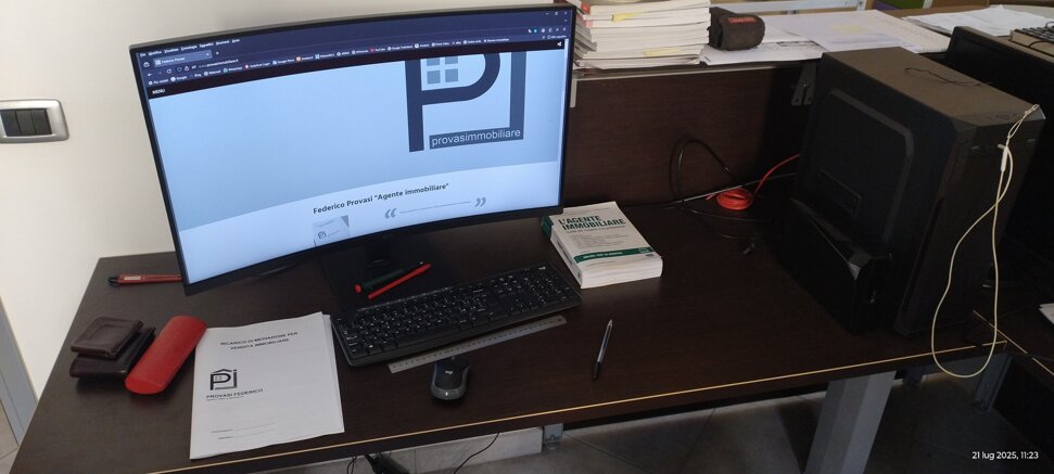 scrivania_20250721_112300897_2_sito.jpeg