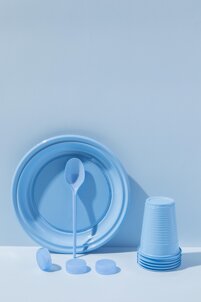 disposizione-di-oggetti-plastica-non-ecologica.jpeg disposizione-di-oggetti-plastica-non-ecologica.jpeg
