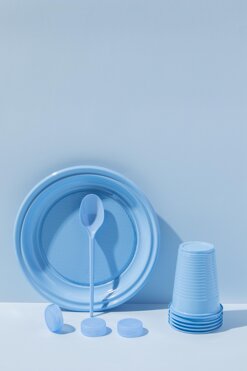 disposizione-di-oggetti-plastica-non-ecologica.jpeg disposizione-di-oggetti-plastica-non-ecologica.jpeg