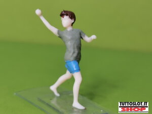 fig44-bambino-lancia-palla