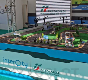 pista%20biciclette.jpeg pista%20biciclette.jpeg