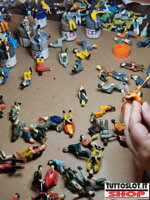 personaggio-cameriera-132-3-pz-figure-waitress-132-scale-3-pcs