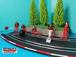 set-5-meccanici-box-in-3d-print-dipinti-a-mano-set-5-3d-pit-crew-figures-handmade-painted