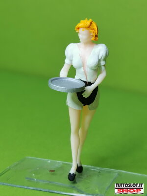 fig30-cameriera-sexy