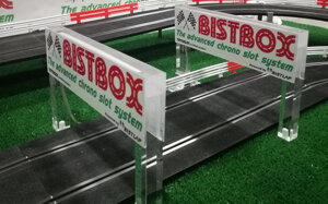 ponte-in-plexiglass-trasparente-per-246-corsie-transparent-plexiglass-bridge-for-246-lanes