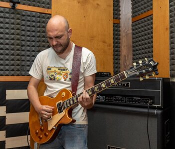 di lorito.jpeg di lorito.jpeg