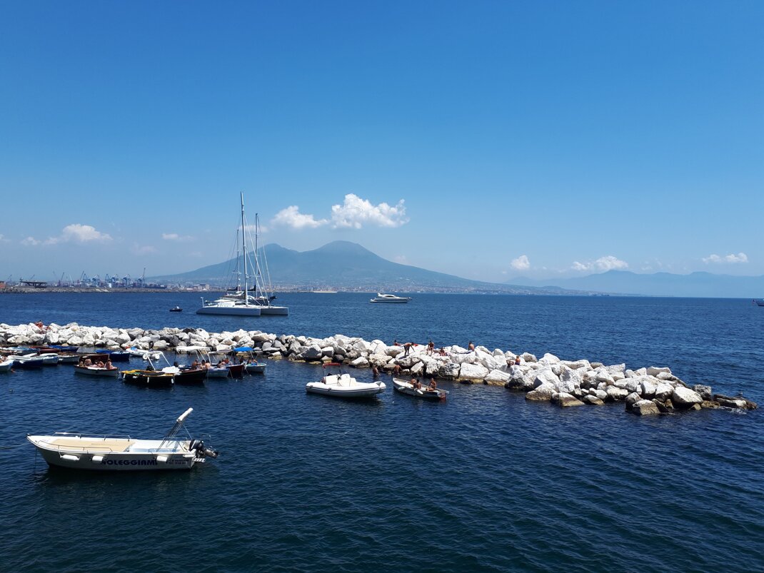 il mare di napoli.jpeg il mare di napoli.jpeg